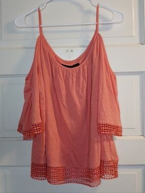 White House Black Market XL Coral Cold Shoulder Top Lace Trim Boho Blouse Womens